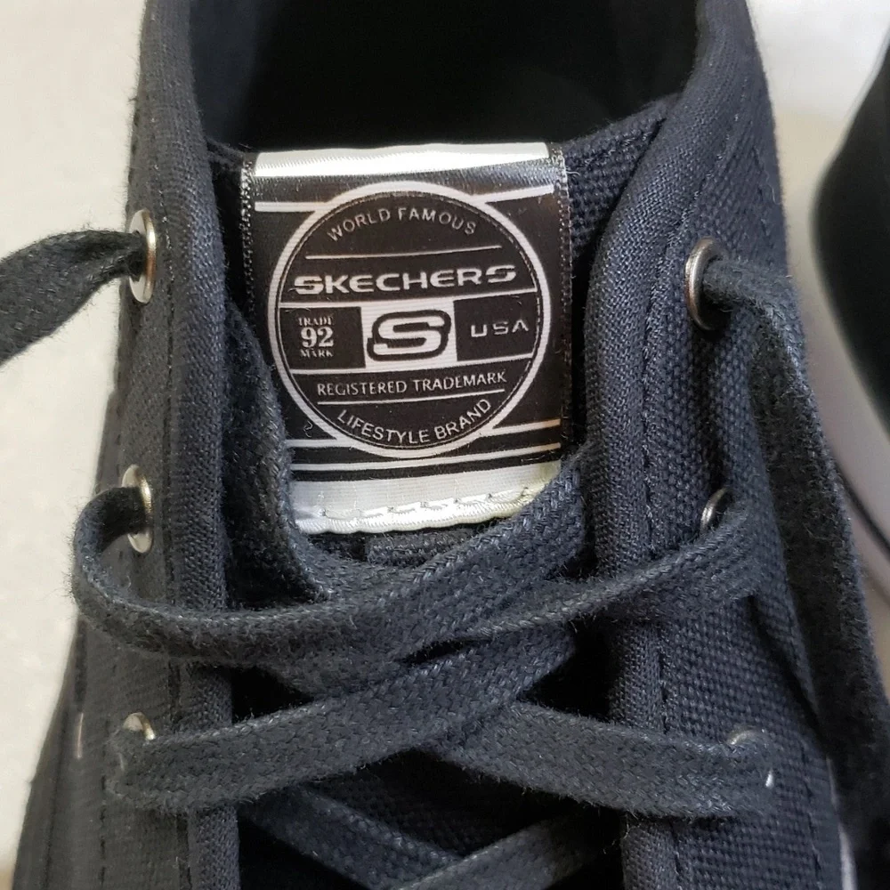 Skechers this worn chukka